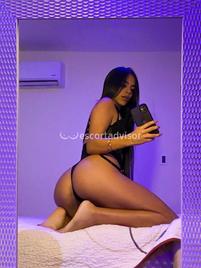 Laura-2735459