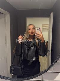Lola-2839389