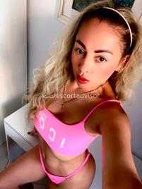 Mia-2413178