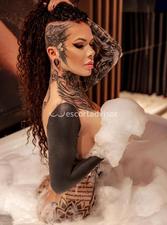 Mujeres 624563578 Brasileña Tatuada